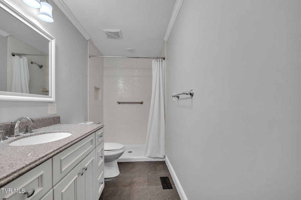 Photo #27: 826 Mosby Street