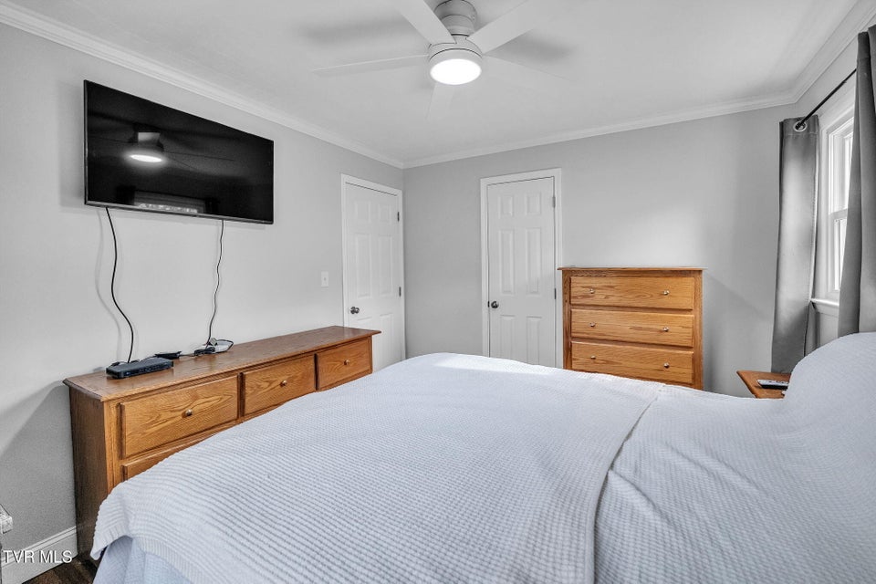 Photo #24: 826 Mosby Street