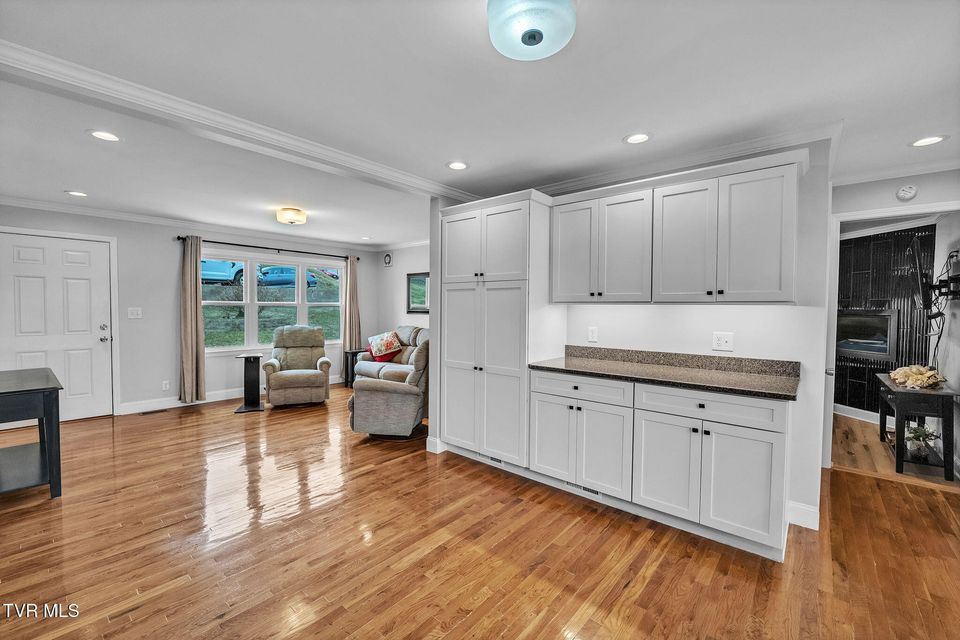 Photo #19: 826 Mosby Street