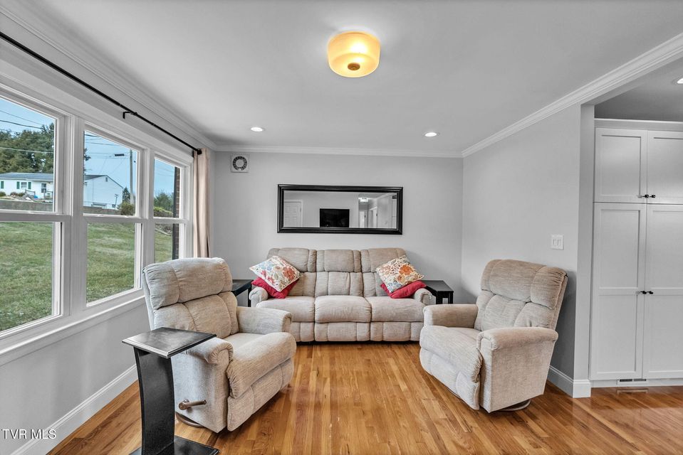 Photo #14: 826 Mosby Street