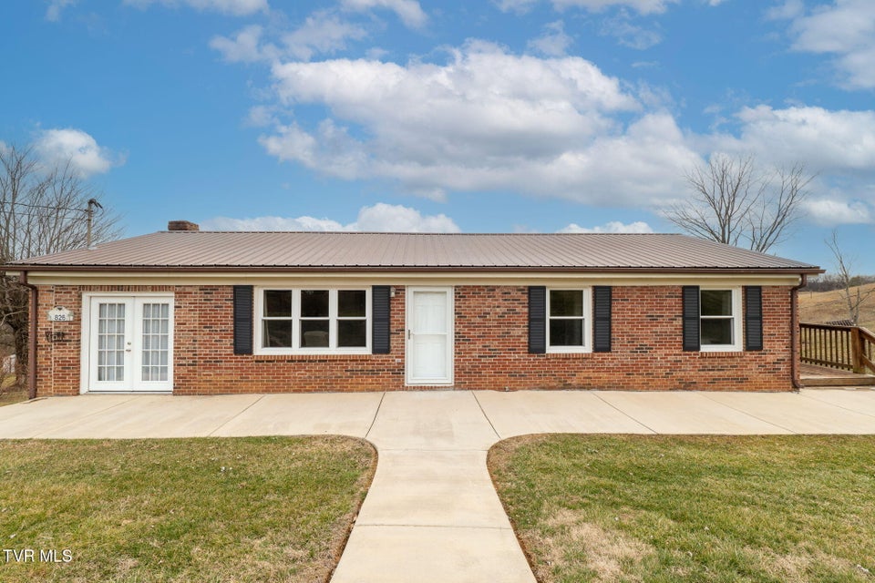 Photo #2: 826 Mosby Street