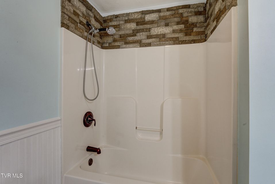 Photo #40: 221 Bridgewater Court