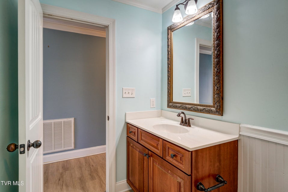 Photo #39: 221 Bridgewater Court