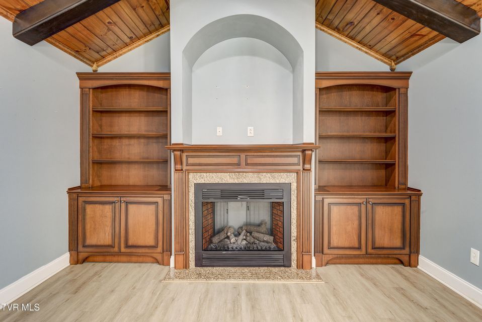 Photo #9: 221 Bridgewater Court