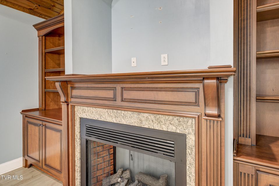 Photo #10: 221 Bridgewater Court