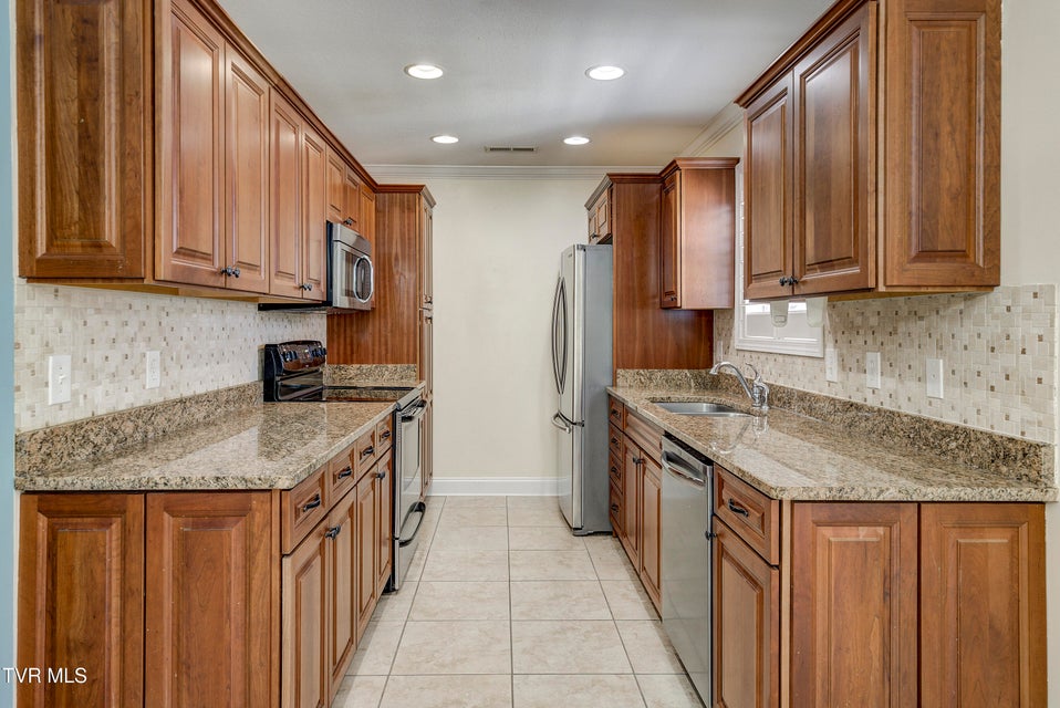 Photo #13: 221 Bridgewater Court