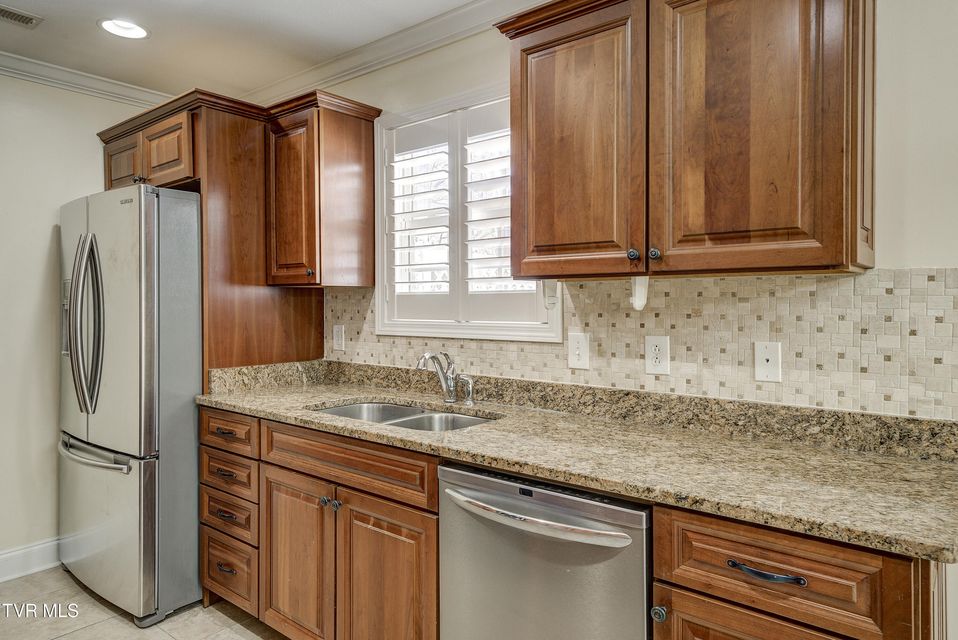 Photo #14: 221 Bridgewater Court