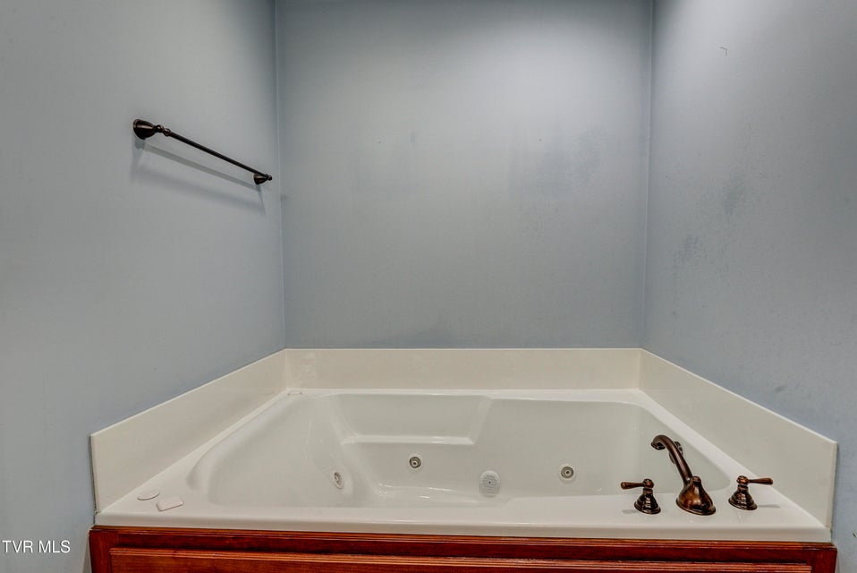 Photo #30: 221 Bridgewater Court