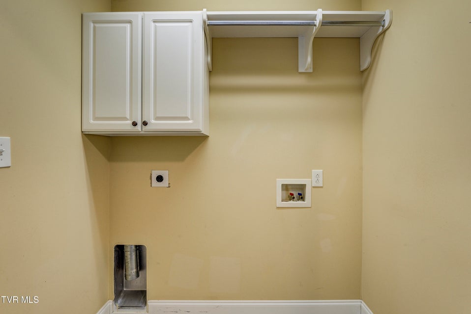 Photo #23: 221 Bridgewater Court