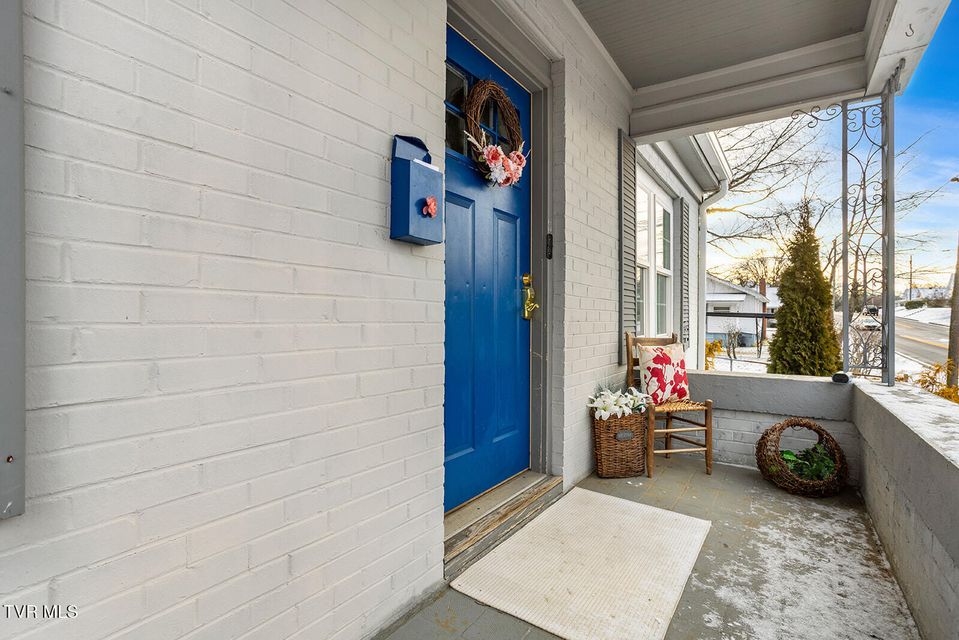 Photo #4: 807 Weaver Pike 