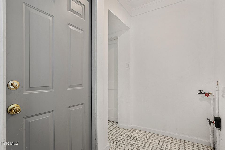 Photo #19: 807 Weaver Pike 