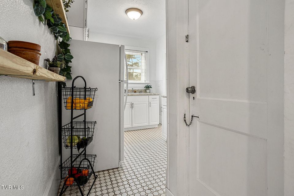 Photo #20: 807 Weaver Pike 