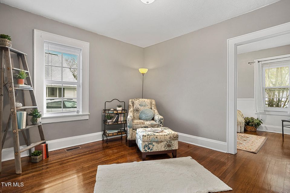 Photo #24: 807 Weaver Pike 