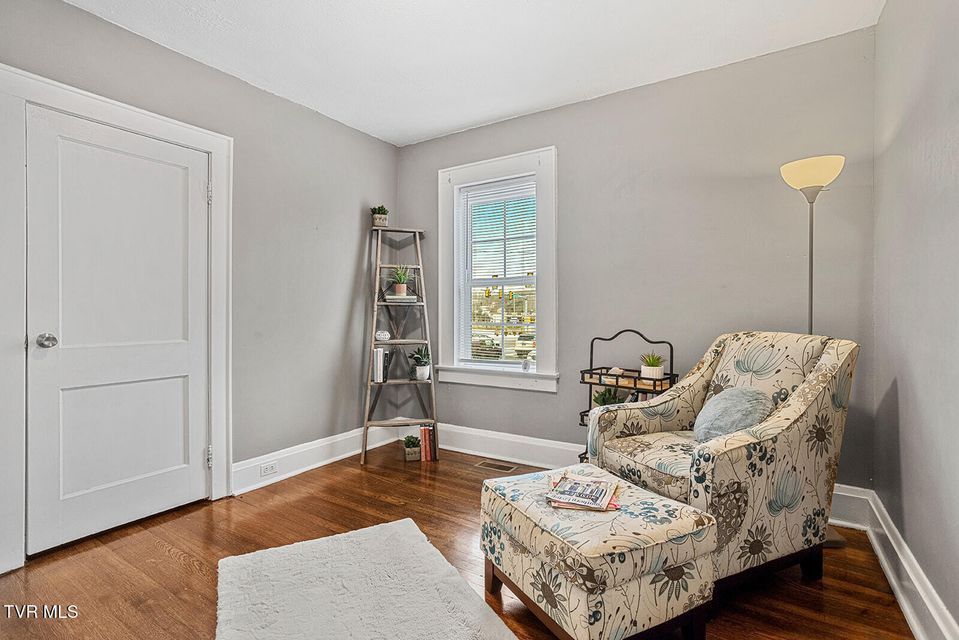 Photo #25: 807 Weaver Pike 