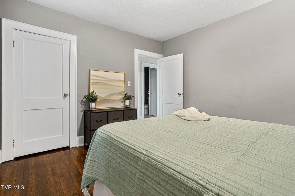 Photo #30: 807 Weaver Pike 