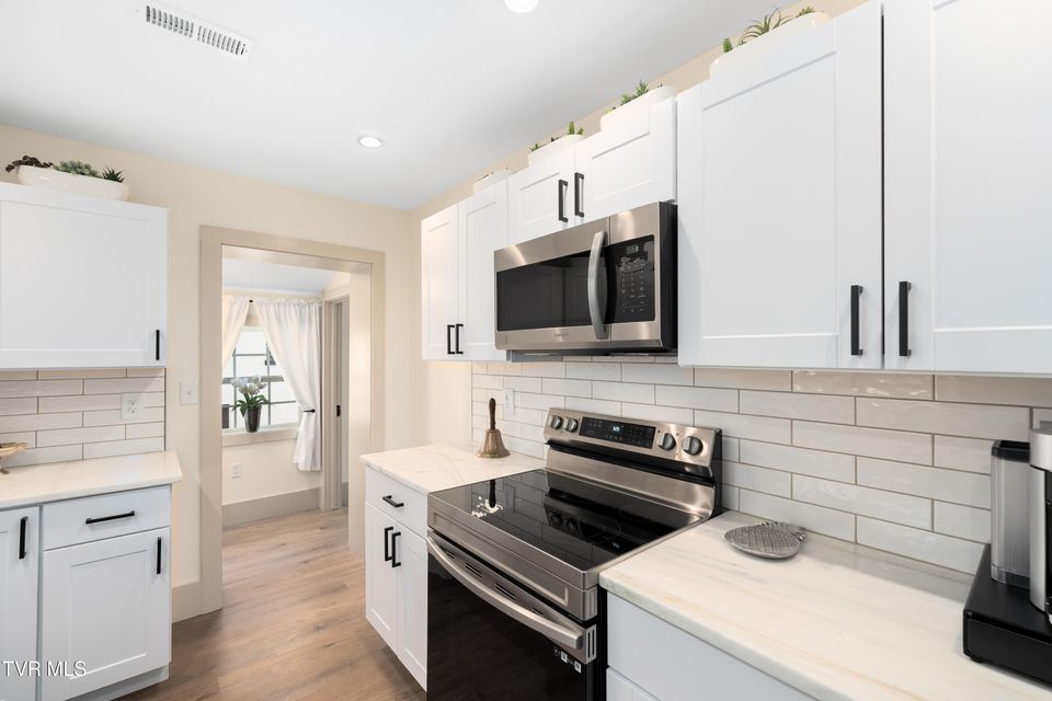 Photo #19: 438 Sullivan Street