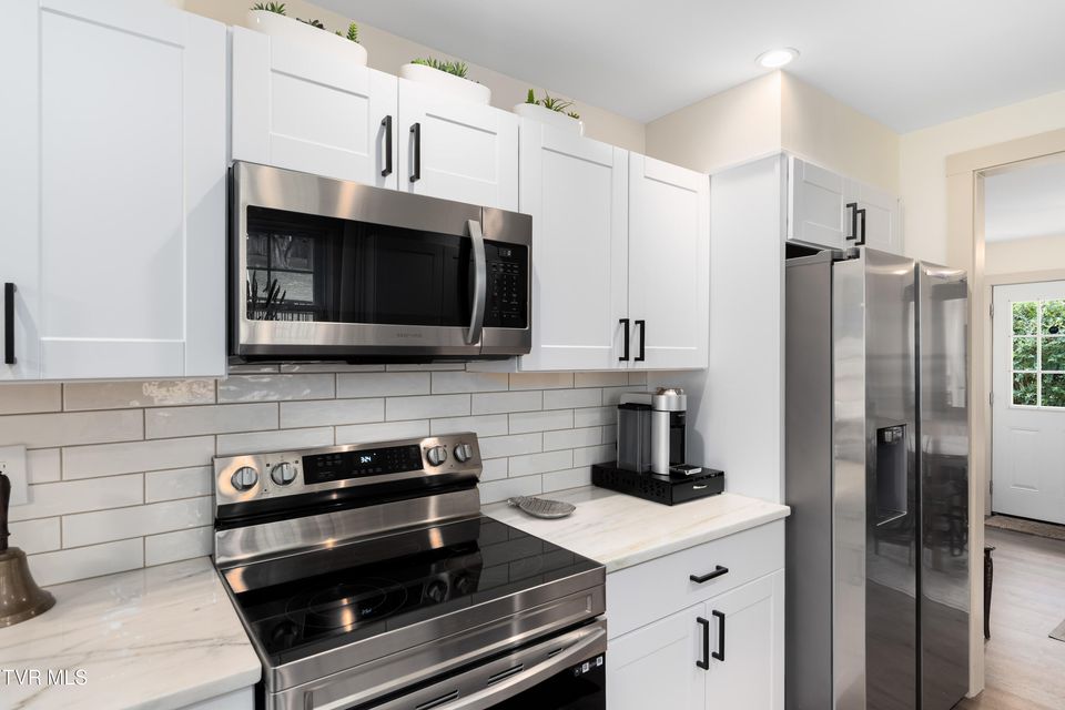 Photo #21: 438 Sullivan Street