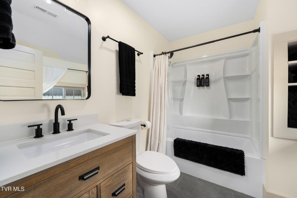 Photo #26: 438 Sullivan Street