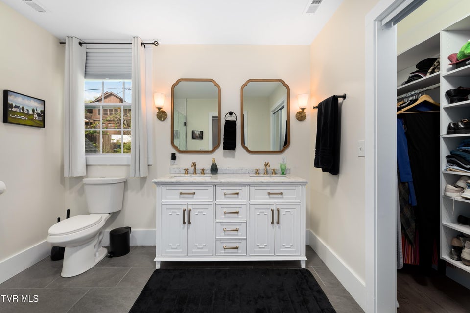 Photo #33: 438 Sullivan Street