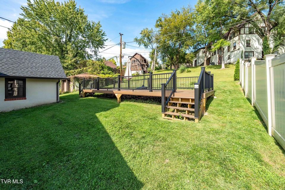 Photo #35: 438 Sullivan Street