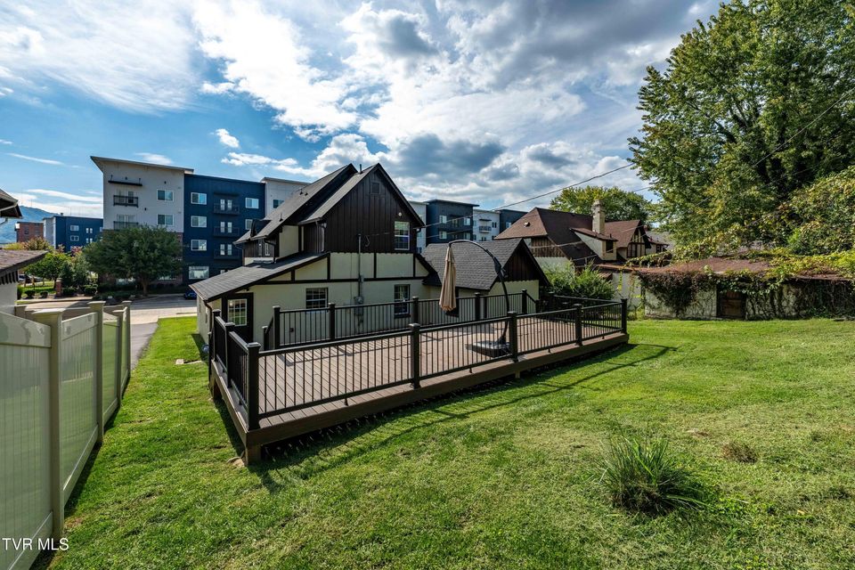 Photo #36: 438 Sullivan Street