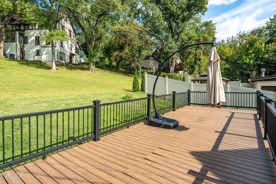 Photo #38: 438 Sullivan Street