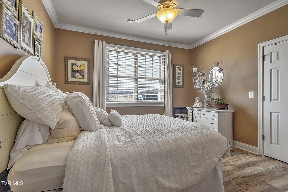 Photo #40: 1399 Highway 75 