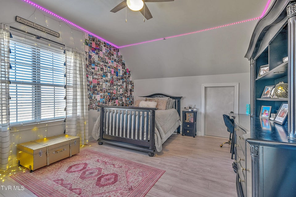 Photo #63: 1399 Highway 75 