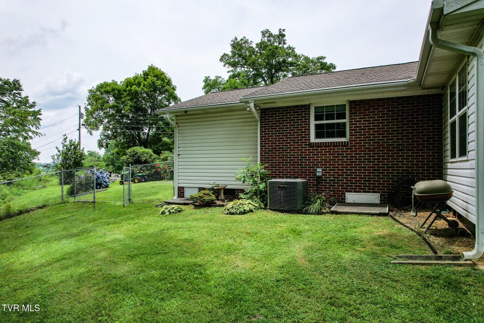 Photo #21: 126 Poplar Hill Drive