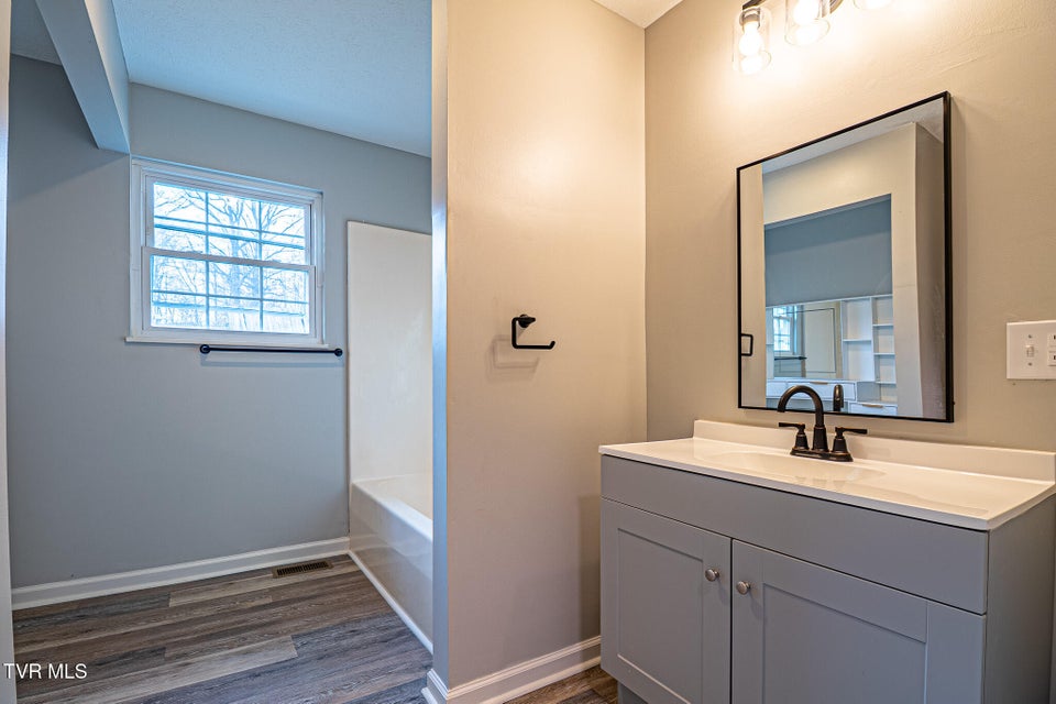 Photo #9: 235 Chestnut Street