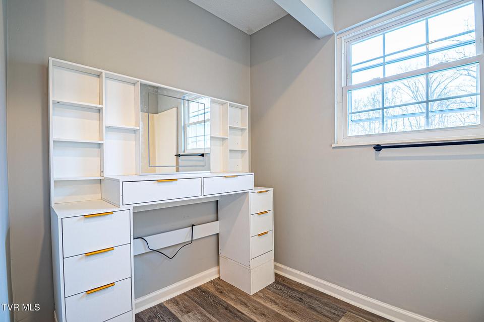 Photo #10: 235 Chestnut Street