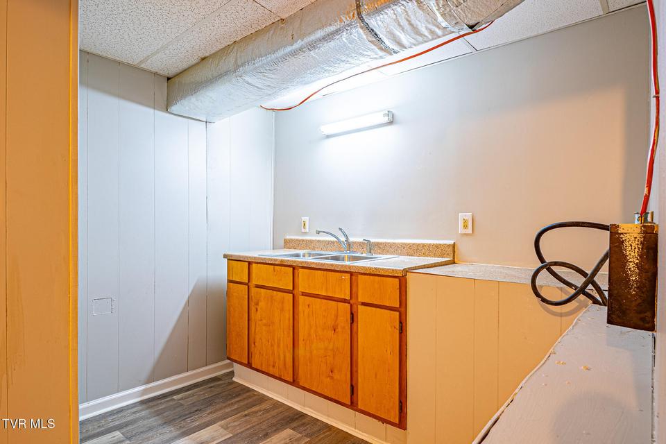 Photo #18: 235 Chestnut Street