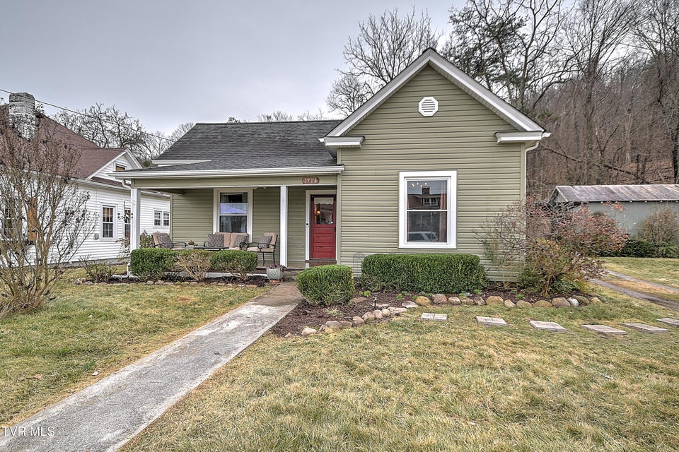 Photo #3: 1914 Windsor Avenue