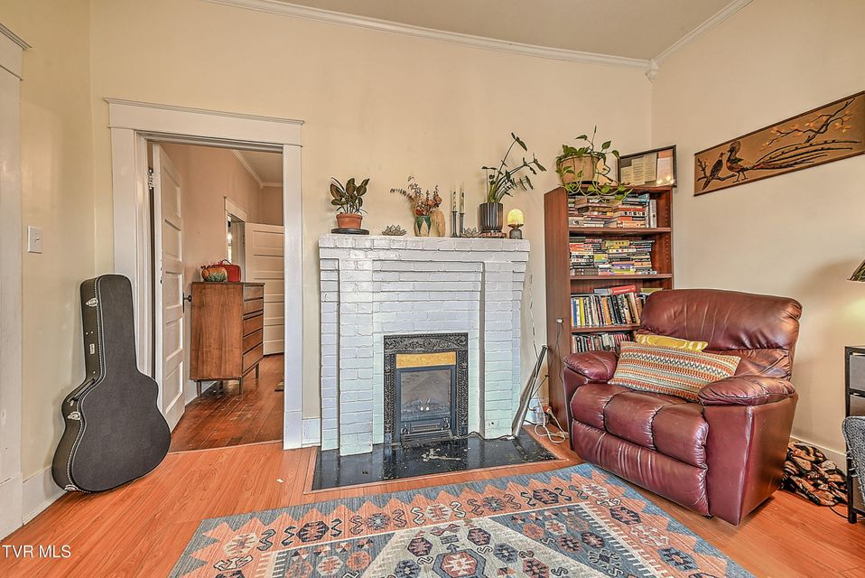 Photo #9: 1914 Windsor Avenue