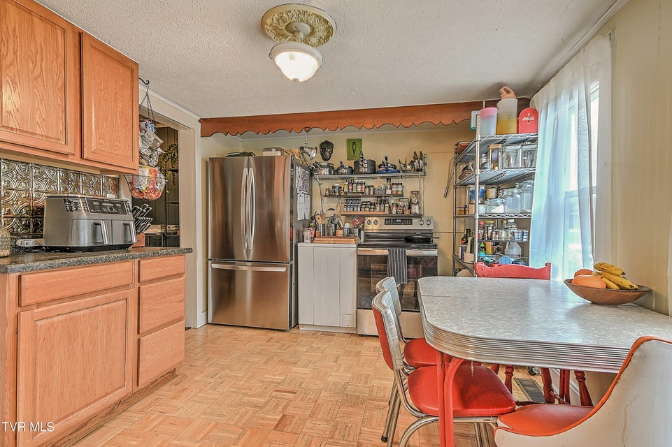 Photo #15: 1914 Windsor Avenue