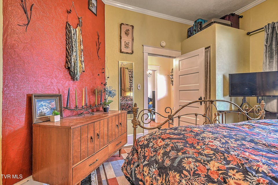 Photo #23: 1914 Windsor Avenue