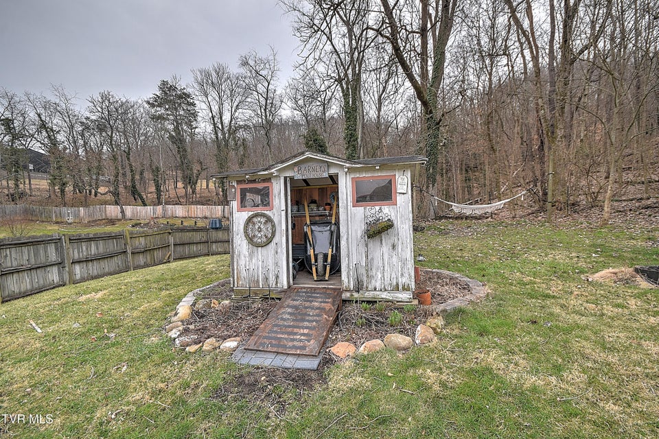 Photo #33: 1914 Windsor Avenue