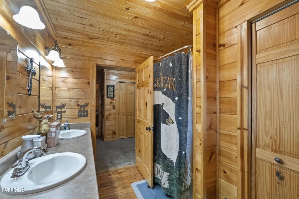 Photo #36: 1374 Allens Bridge Road