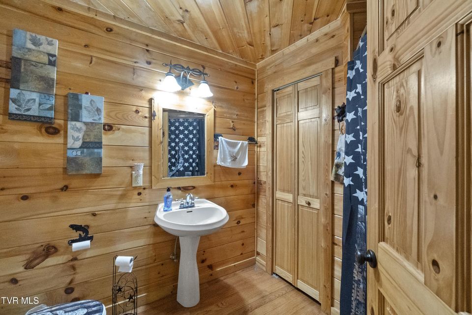 Photo #41: 1374 Allens Bridge Road