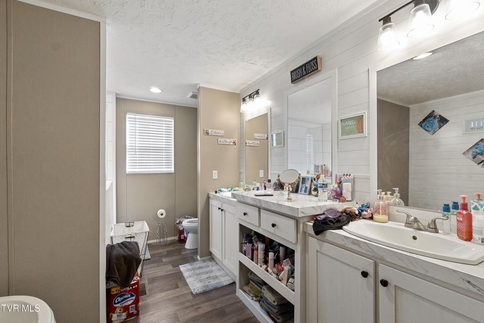 Photo #62: 1374 Allens Bridge Road