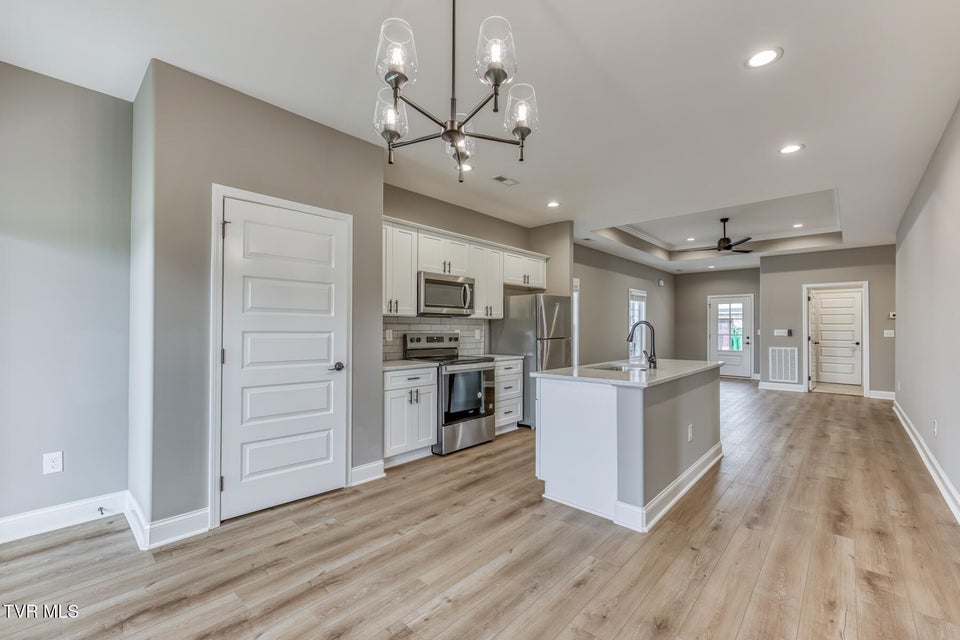 Photo #6: 319 Monroe Drive