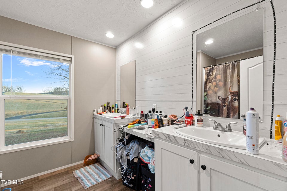 Photo #68: 1374 Allens Bridge Road