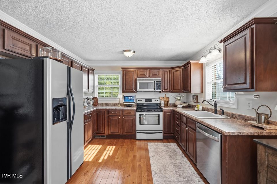 Photo #12: 102 Clovercroft Drive