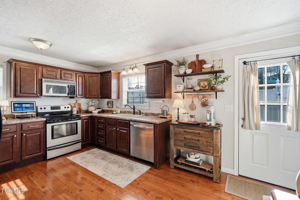 Photo #14: 102 Clovercroft Drive