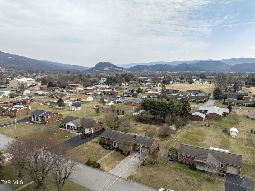 Photo #40: 121 Mayfield Drive