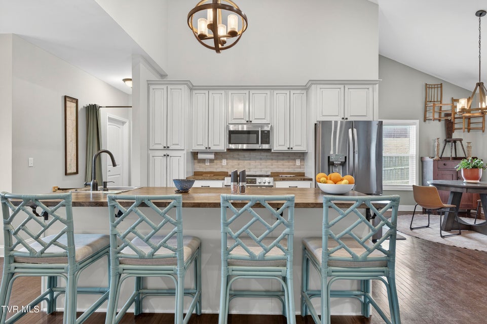 Photo #11: 222 Spanish Oak Lane