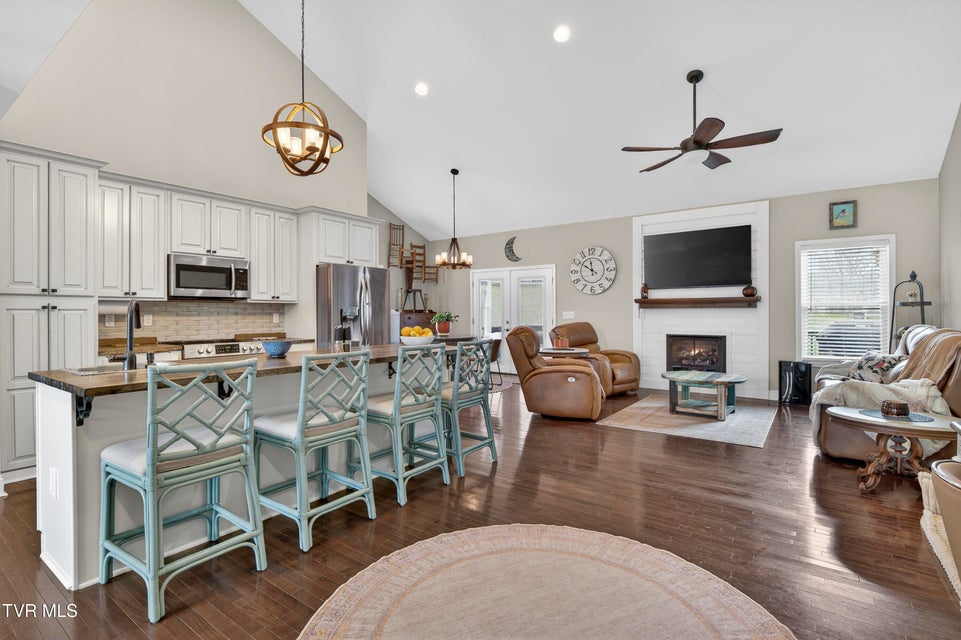 Photo #10: 222 Spanish Oak Lane