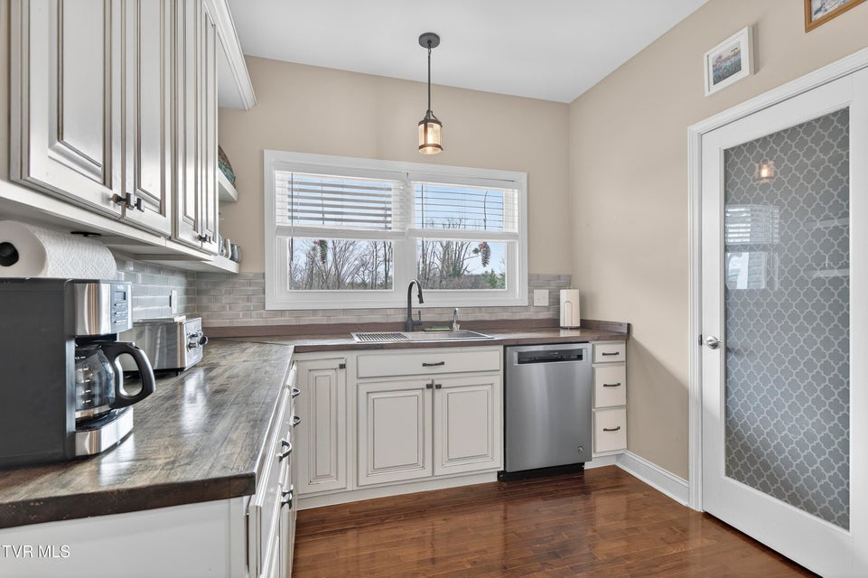 Photo #15: 222 Spanish Oak Lane