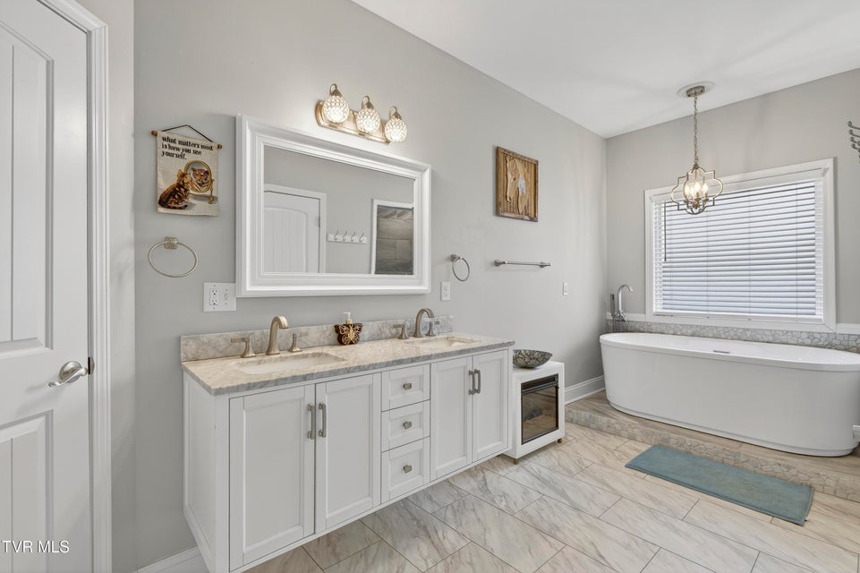 Photo #27: 222 Spanish Oak Lane