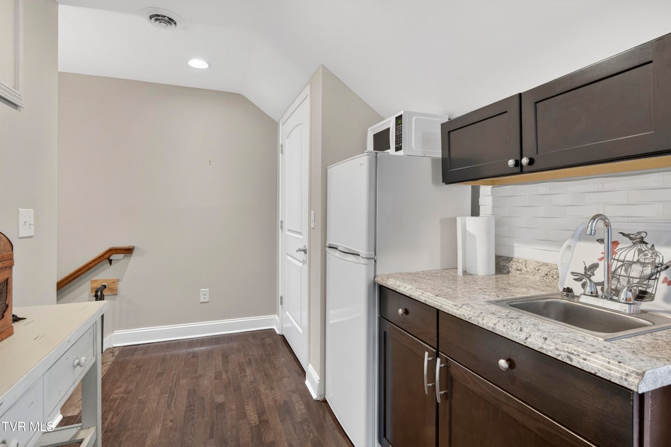 Photo #39: 222 Spanish Oak Lane